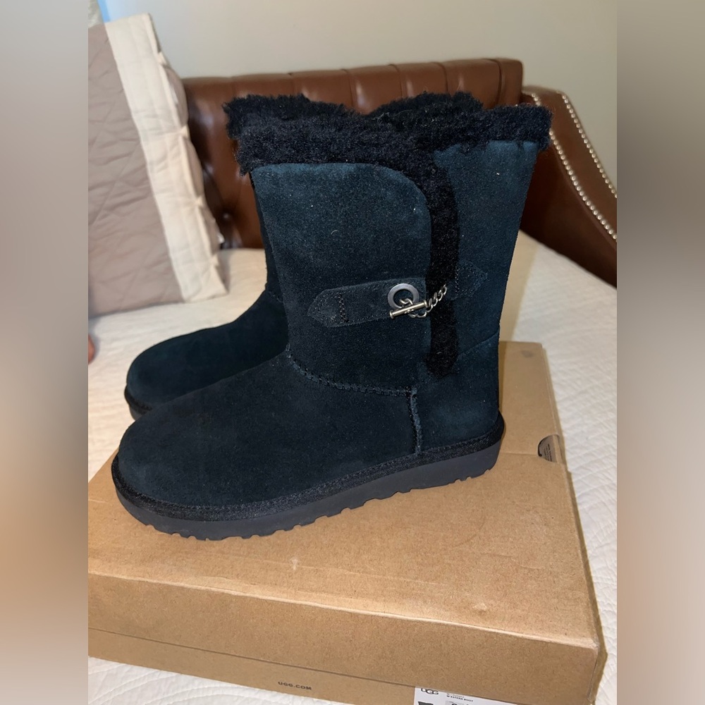 Black UGG Estera Boots - Picture 3 of 10